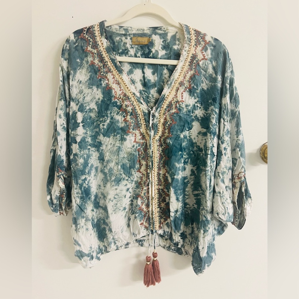 Skemo Womens Blue White Tie Dye Beachy Vacay Beaded Lace Tassel Batwing Top Sz M